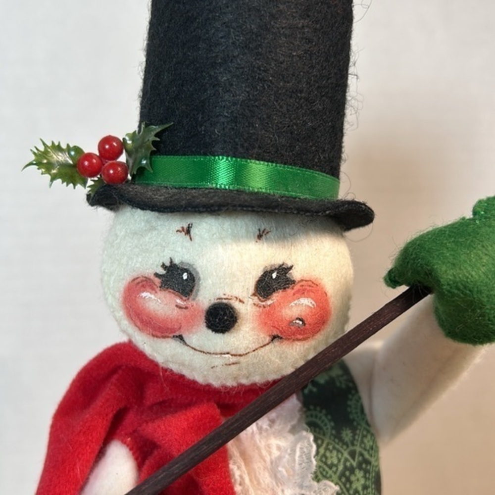 Annalee Snowman in a top hat 1991